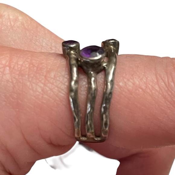 Signed 925 Sterling Silver Triple Band Ring w Bezel Set Amethysts – Size 7 - Picture 4 of 8